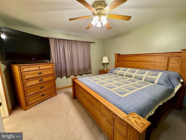 12929 LAKELAND DR, Hesston, PA 16647