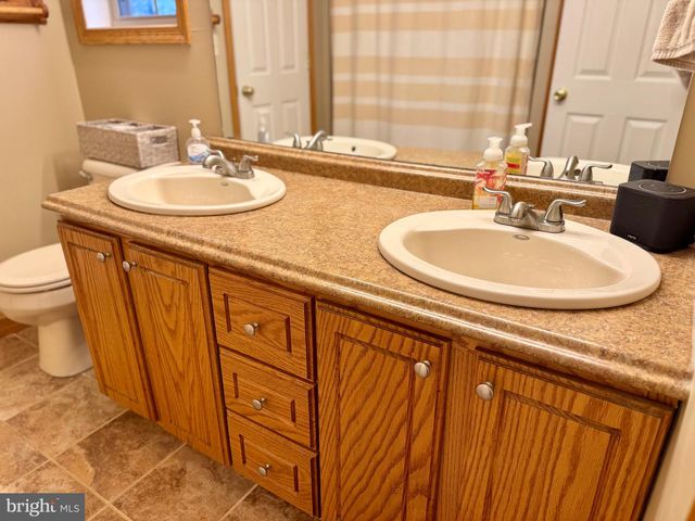 12929 LAKELAND DR, Hesston, PA 16647