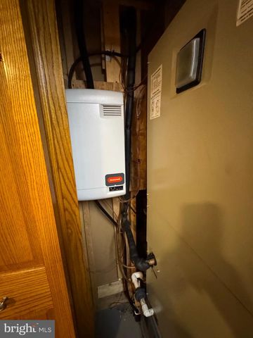 12929 LAKELAND DR, Hesston, PA 16647