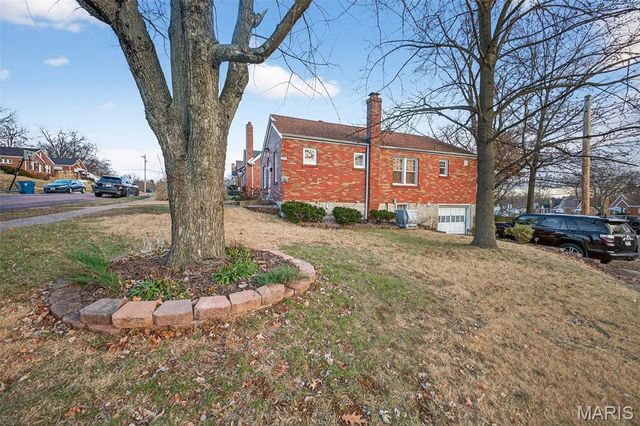 9292 Fayette Avenue, St Louis, MO 63123