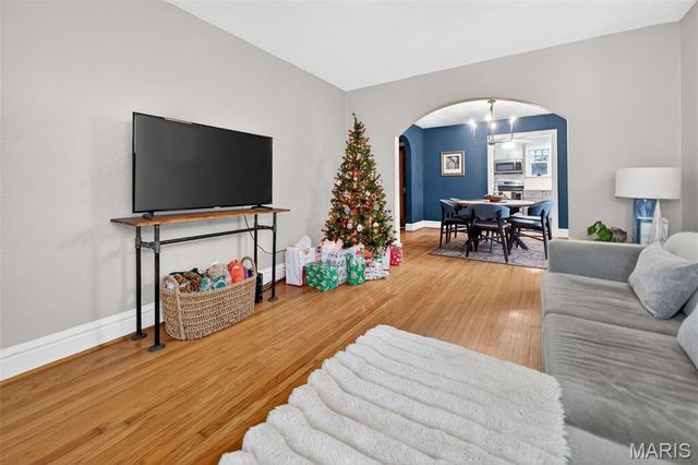 9292 Fayette Avenue, St Louis, MO 63123