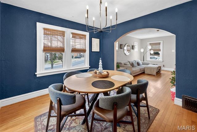 9292 Fayette Avenue, St Louis, MO 63123