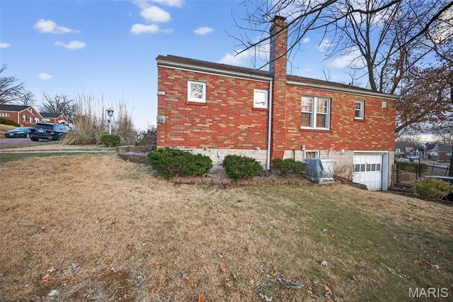 9292 Fayette Avenue, St Louis, MO 63123