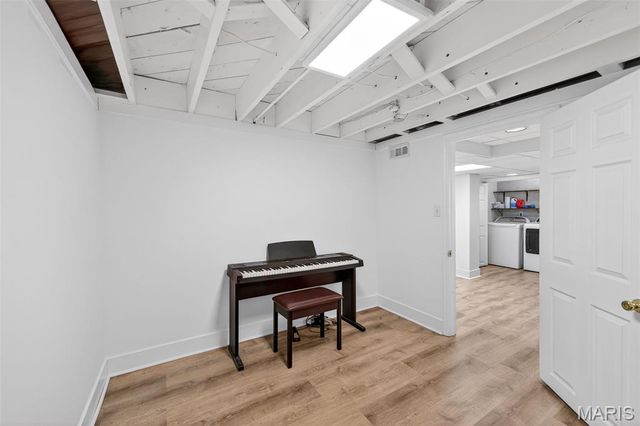 9292 Fayette Avenue, St Louis, MO 63123