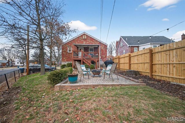 9292 Fayette Avenue, St Louis, MO 63123