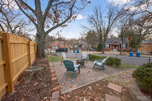 9292 Fayette Avenue, St Louis, MO 63123