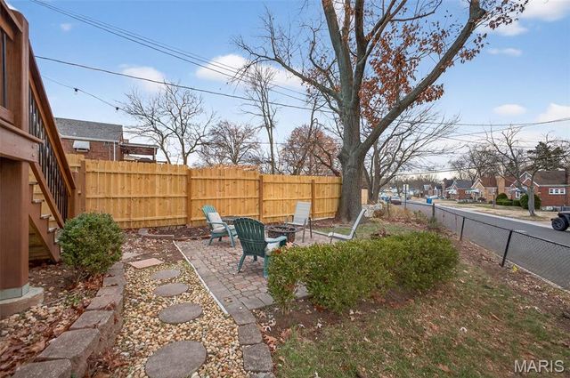 9292 Fayette Avenue, St Louis, MO 63123