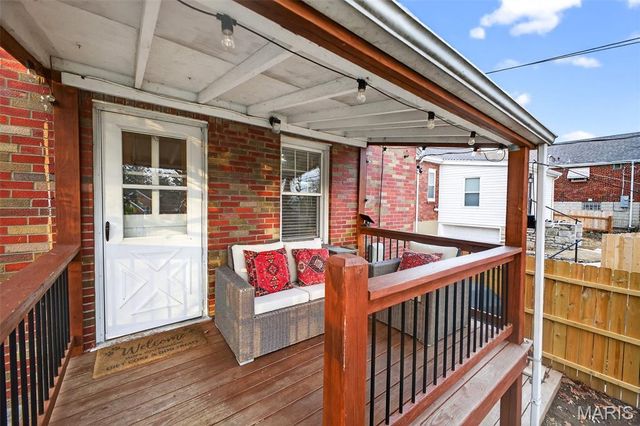 9292 Fayette Avenue, St Louis, MO 63123