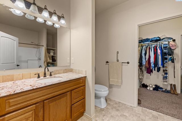 117 S Tweedt Pl, Kennewick, WA 99336