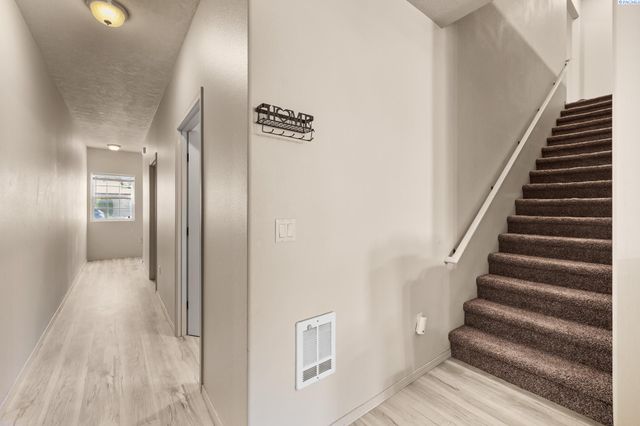 117 S Tweedt Pl, Kennewick, WA 99336