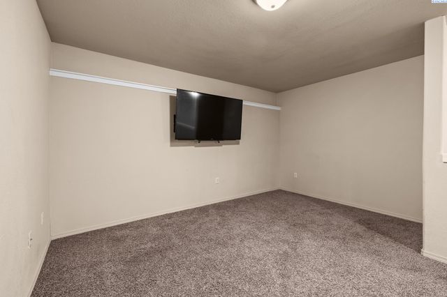 117 S Tweedt Pl, Kennewick, WA 99336