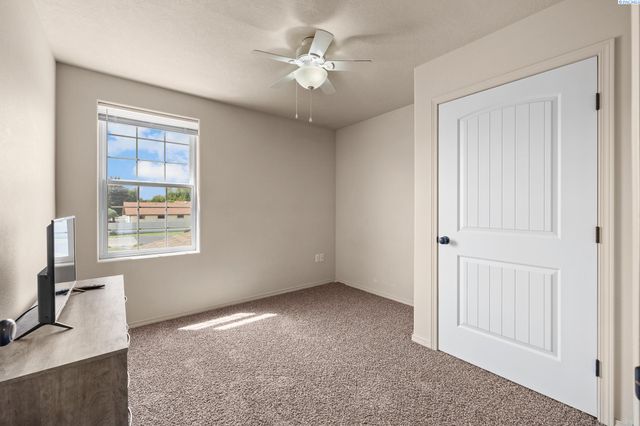 117 S Tweedt Pl, Kennewick, WA 99336