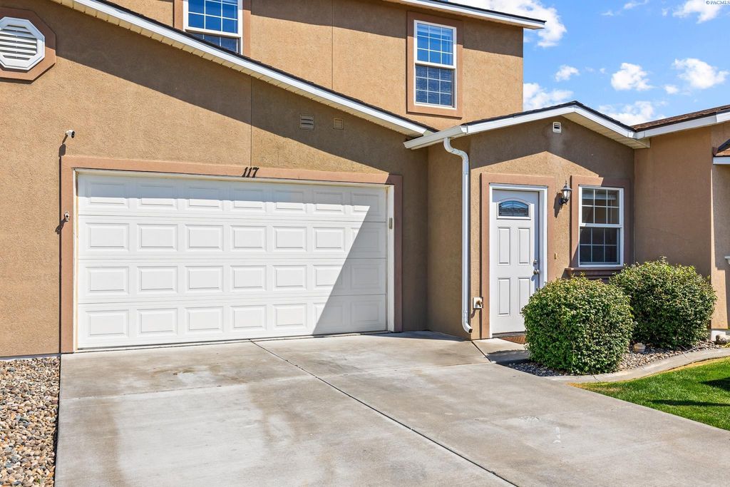 117 S Tweedt Pl, Kennewick, WA 99336