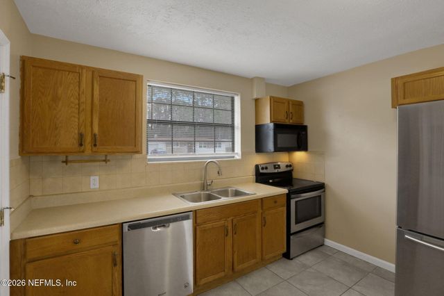 910 NIGHTINGALE Road, Jacksonville, FL 32216