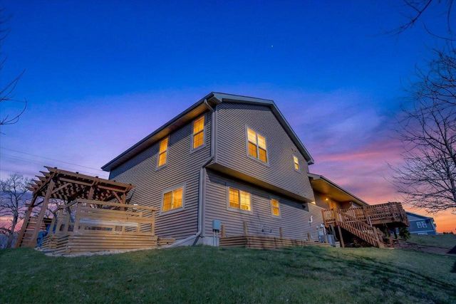 901 Blue Mounds Street, Mount Horeb, WI 53572