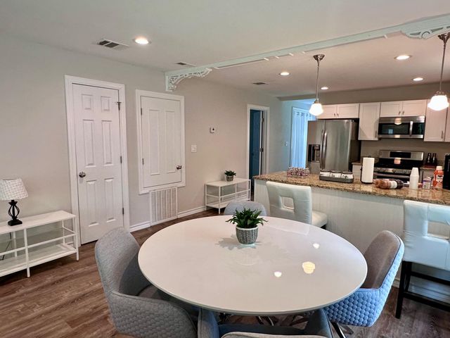404 Rivers ST, Smithville, TX 78957