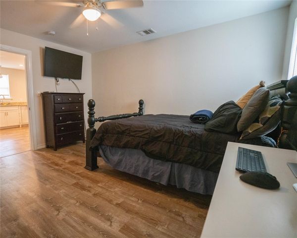 404 Rivers ST, Smithville, TX 78957