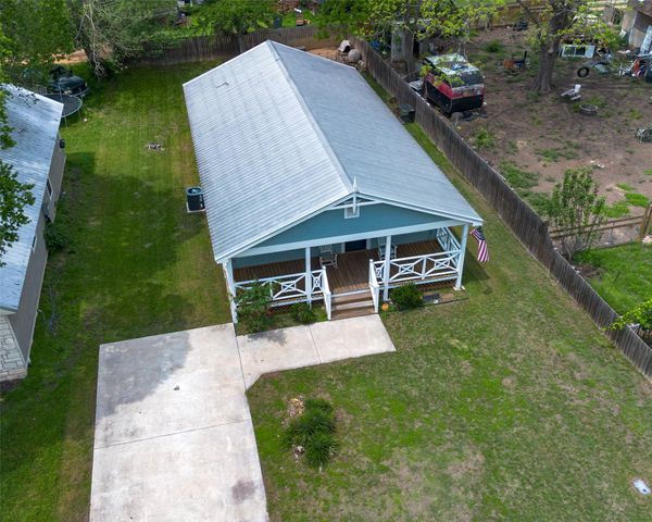 404 Rivers ST, Smithville, TX 78957
