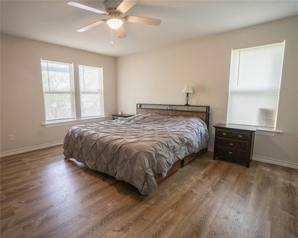 404 Rivers ST, Smithville, TX 78957