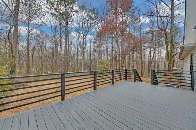 137 Creekview Drive, Woodstock, GA 30188