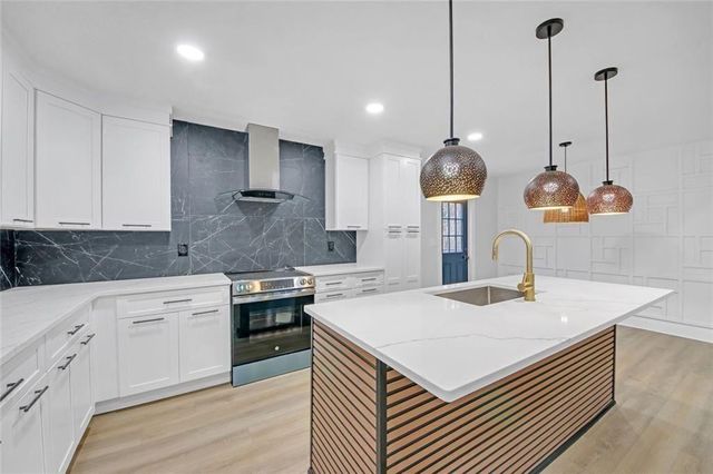 137 Creekview Drive, Woodstock, GA 30188