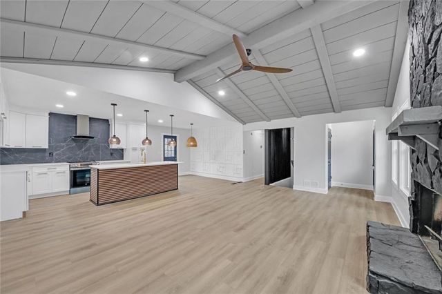 137 Creekview Drive, Woodstock, GA 30188