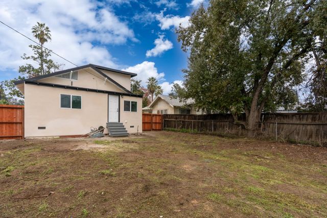 3844 E Balch, Fresno, CA 93702