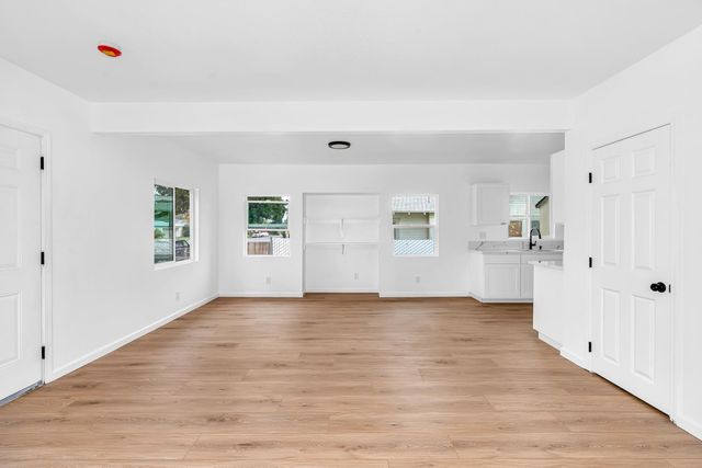 3844 E Balch, Fresno, CA 93702