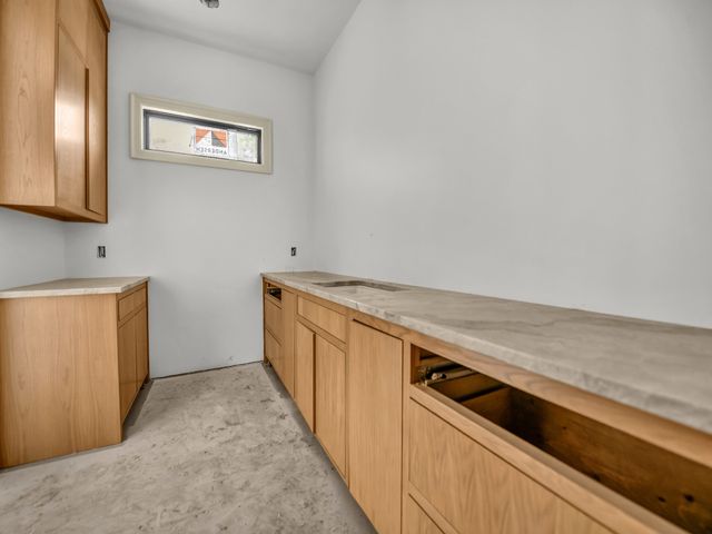 520 Royal Santana Run, Weatherford, TX 76087
