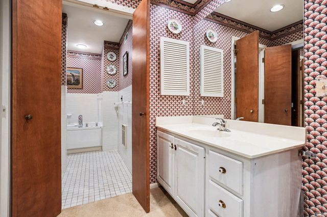 1728 W North Shore Drive, South Bend, IN 46617