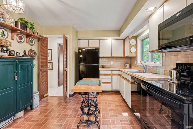 1728 W North Shore Drive, South Bend, IN 46617