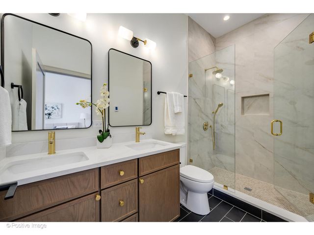 5340 N Lincoln Avenue 401, Chicago, IL 60625