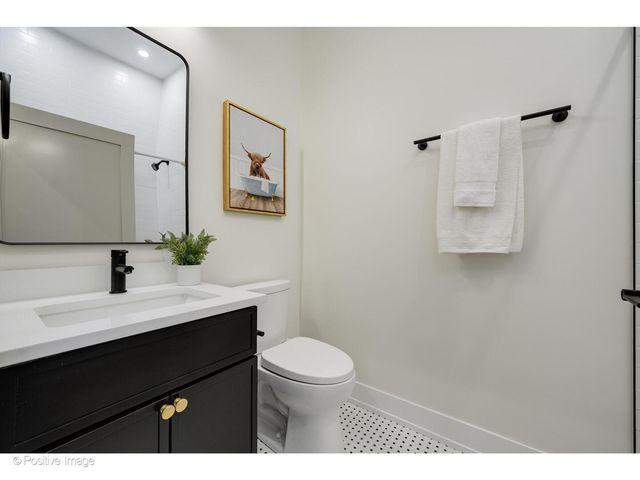 5340 N Lincoln Avenue 401, Chicago, IL 60625