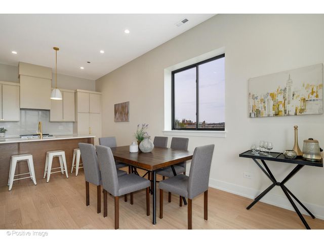 5340 N Lincoln Avenue 401, Chicago, IL 60625