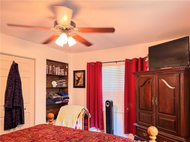 614 NE 2nd Street, Atkins, AR 72823