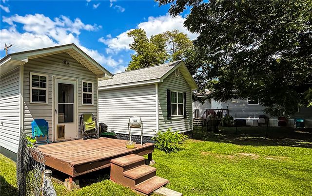 614 NE 2nd Street, Atkins, AR 72823