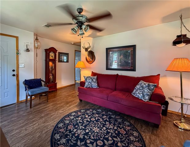 614 NE 2nd Street, Atkins, AR 72823