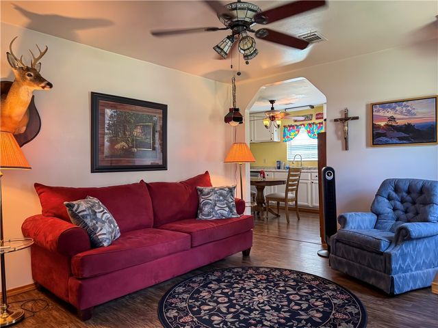 614 NE 2nd Street, Atkins, AR 72823