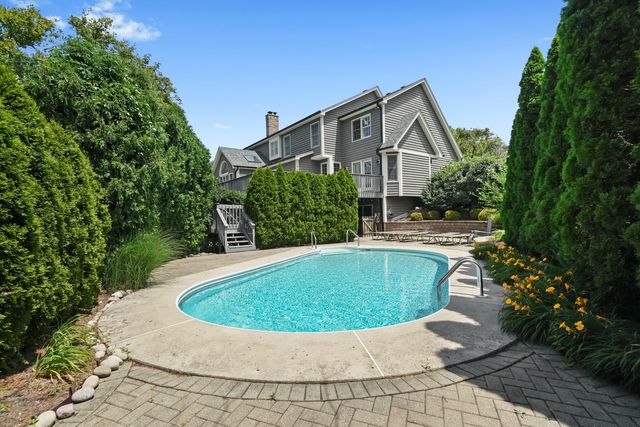 4012 Demaret Court, Woodridge, IL 60517