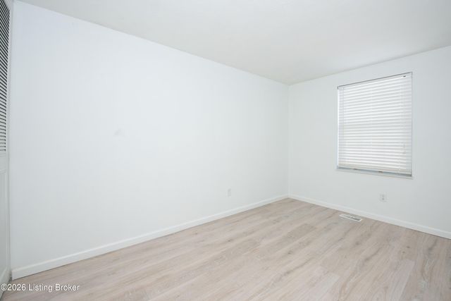 417 Saguaro Dr, Louisville, KY 40229