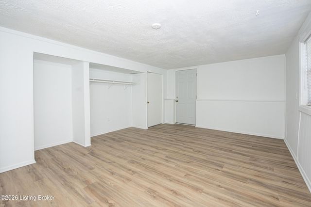 417 Saguaro Dr, Louisville, KY 40229