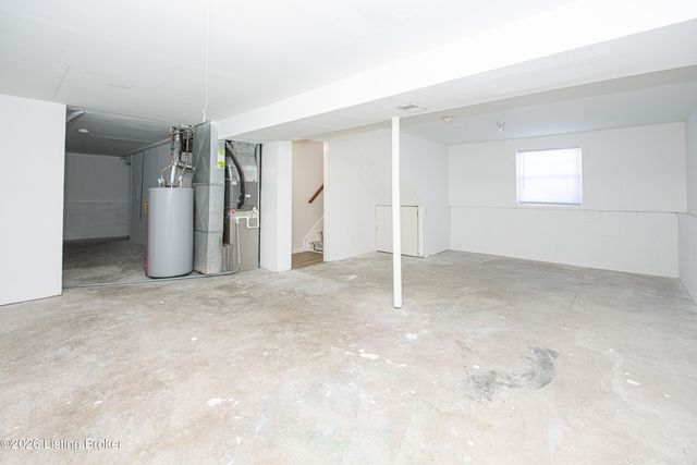 417 Saguaro Dr, Louisville, KY 40229