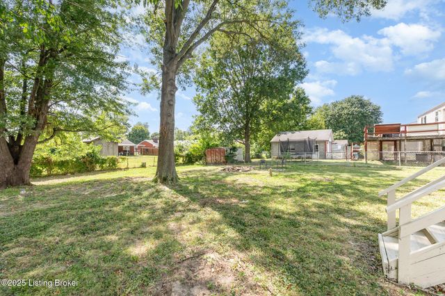 417 Saguaro Dr, Louisville, KY 40229