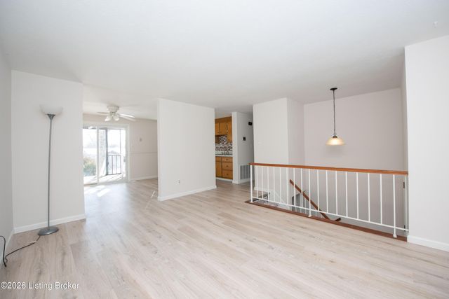 417 Saguaro Dr, Louisville, KY 40229