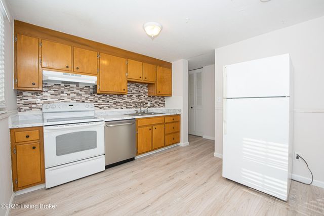 417 Saguaro Dr, Louisville, KY 40229