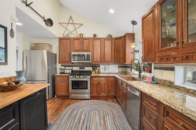 215 South St, Wrentham, MA 02093