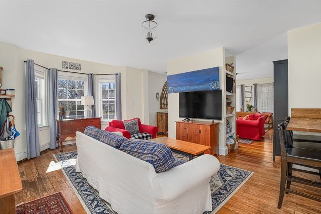 215 South St, Wrentham, MA 02093