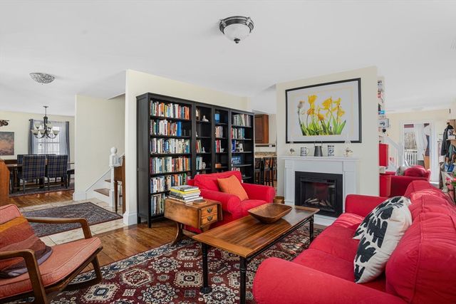 215 South St, Wrentham, MA 02093