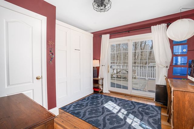 215 South St, Wrentham, MA 02093