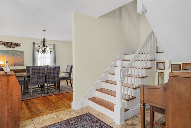 215 South St, Wrentham, MA 02093